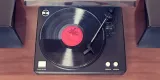 kruger-and-matz-gramofon-tt-501-naped-paskowy
