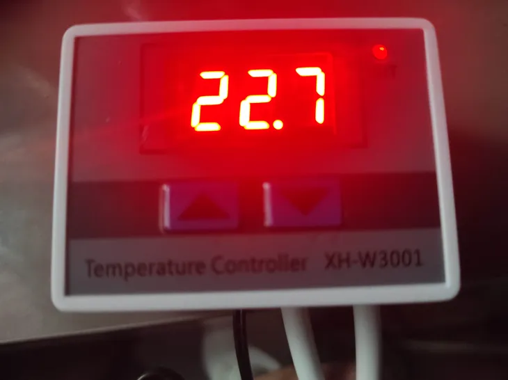 termostat-termoregulator-regulator-temperatury-stan-nowy-sposob-montazu-stojace-funkcyjne-wiszace