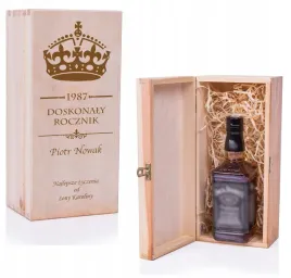 drewniana-skrzynka-whisky-prezent-urodziny-grawer