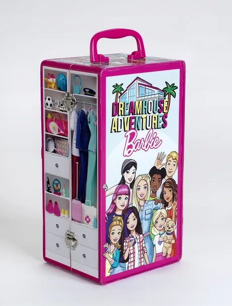 szafa-garderoba-barbie-kolor-dominujacy-odcienie-rozu