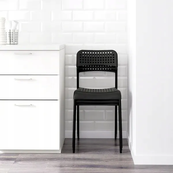 ikea-adde-krzeslo-czarny-kolor-korpusu-czarny