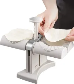 automatyczna-forma-do-pierogow-maszynka-pieroznica