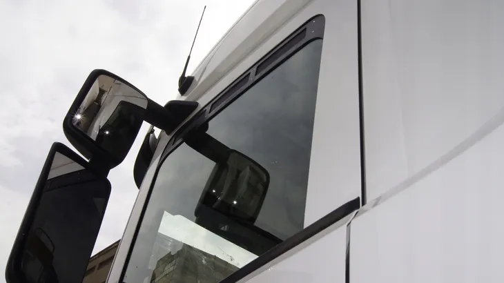 moskitiery-samochodowe-scania-do-tirow-waga-z-opakowaniem-0-5-kg