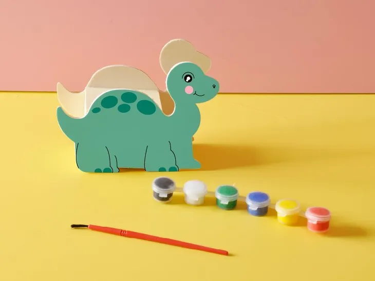 skarbonka-dinozaur-do-malowania-okazja-dzien-dziecka-rodzaj-gadzetu-skarbonka