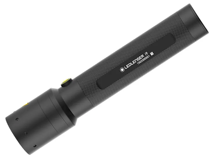 latarka-ledlenser-i9-stan-nowy