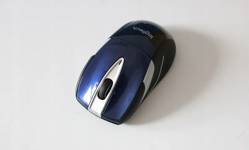 logitech-m525-niebieska