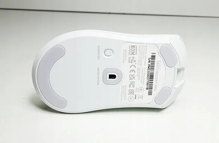 razer-deathadder-v3-pro-white-model-deathadder-v3-pro