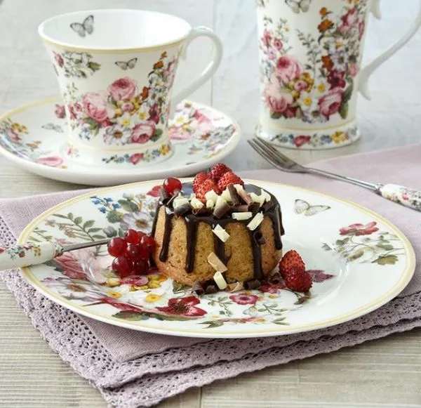 rozkwiecone-filizanki-porcelanowe-espresso-w-ozdob