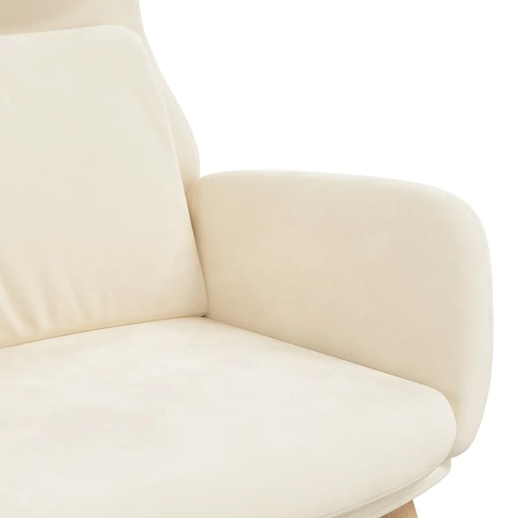 fotel-kremowy-obity-aksamitem
