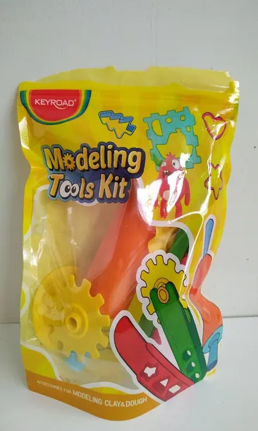 zestaw-narzedzi-do-ciastoliny-bohater-brak