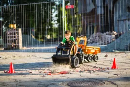 falk-traktor-case-ih-backhoe-pomaranczowy-z-przyczepka-ruchoma-lyzka-od-3