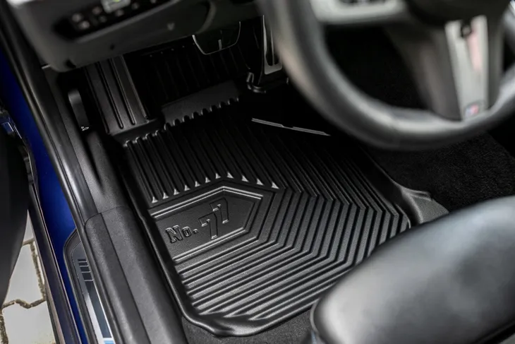 dywaniki-elastomerowe-audi-q8-2018-liczba-elementow-komplety