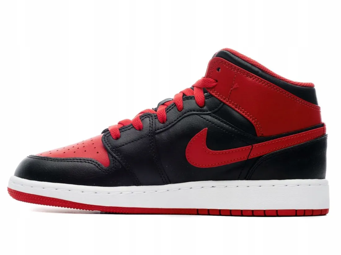BUTY NIKE AIR JORDAN 1 MID skóra DQ8423-060 wysokie czarno BUTY NIKE AIR JORDAN 1 MID skóra DQ8423-060 wysokie czarno