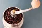 la-cafetiere-miedziany-mlynek-do-kawy
