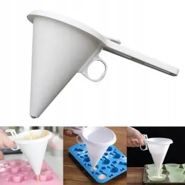 dozownik-porcjoner-do-ciasta-masy-lejek-kuchenny