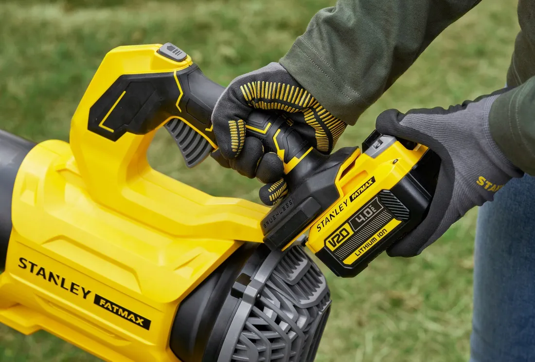stanley-dmuchawa-v20-sfmcbl730b