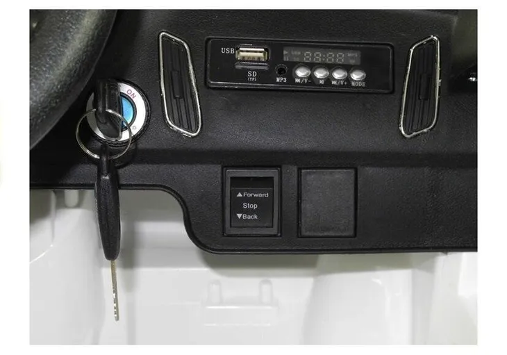 auto-na-akumulator-ford-focus-rs-biale