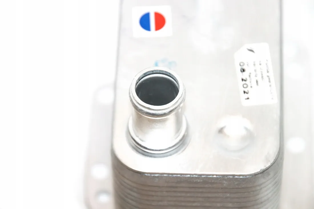 chlodnica-oleju-bmw-e46-e53-e60-e65-e70-e83-e90