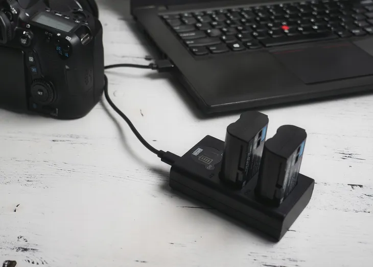 ladowarka-newell-dl-usb-c-do-canon-marka-newell-liczba-akumulatorow-ladowanych-jednoczesnie-2