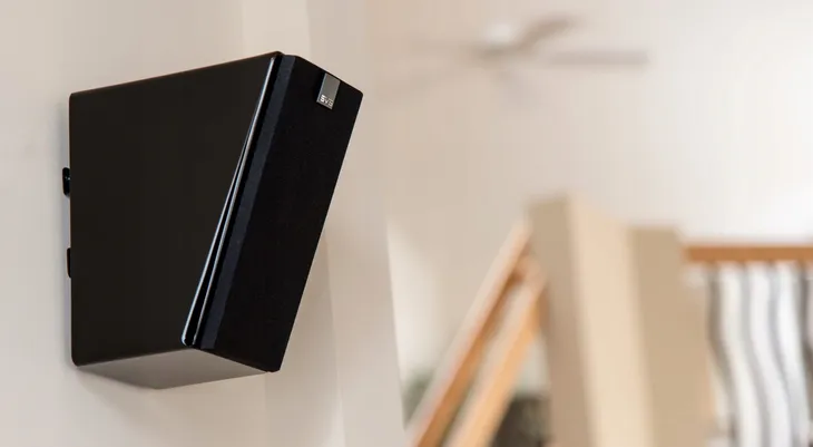 svs-prime-elevation-kolumny-dolby-atmos-black-ash-para-rodzaj-polkowe