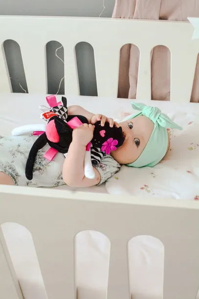 przytulanka-kroliczka-marka-hencz-toys