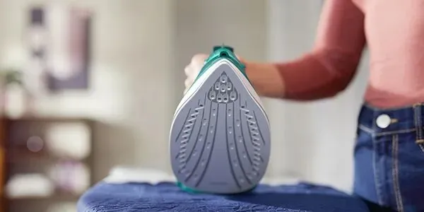 philips-dst3030-70-zielony-funkcje-funkcja-pary-pionowy-wyrzut-pary-prasowanie-w-pionie-regulacja-strumienia-pary-samooczyszczanie-spryskiwacz