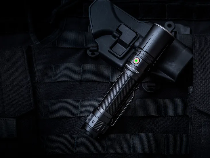 latarka-laserowa-fenix-tk30-stan-nowy