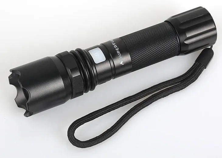 latarka-superfire-a10-550lm-usb-stan-nowy