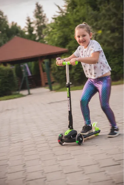 hulajnoga-trojkolowa-skladana-scooter-magic-street-milly-mally-waga-z-opakowaniem-3-61-kg