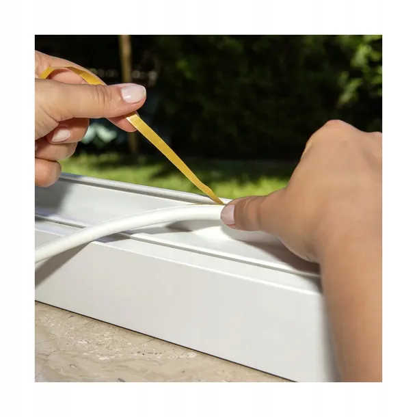 tesa-uszczelka-biala-d-6m-9mm-grubosc-7-mm