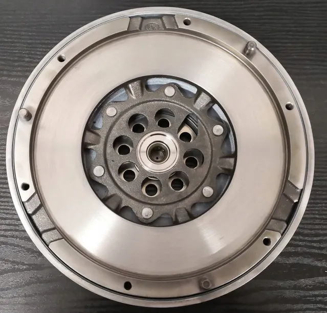 kolo-dwumasowe-mazda-20d-05-jakosc-czesci-zgodnie-z-gvo-q-oryginal-z-logo-producenta-czesci-oem-oes