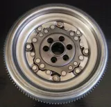 kolo-dwumasowe-mazda-20d-05-waga-z-opakowaniem-13-kg