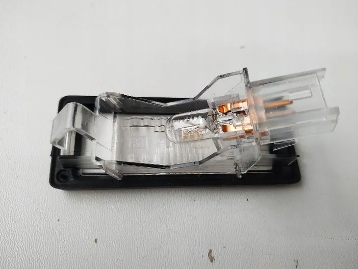 lampka-osw-tabl-rej-renault-clio-magneti-marelli-715105110000-numer-katalogowy-oryginalu-renault-8200013577-renault-8200013577f