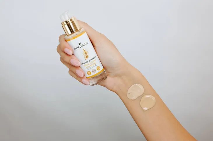 orientana-naturalny-krem-bb-spf-30-medium-wielkosc-produkt-pelnowymiarowy
