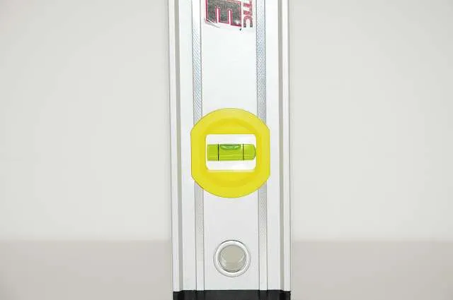 poziomica-libella-stanley-09-m-waga-z-opakowaniem-1-055-kg