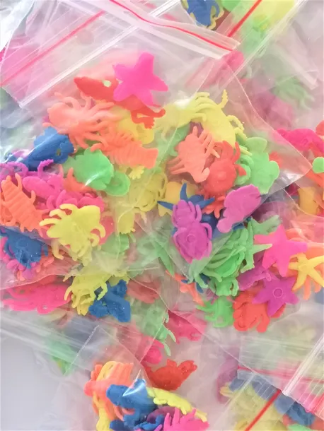 wypelnienie-piniata-zwierzeta-zwierzatka-zwierzaki-rosnace-w-wodzie-waga-z-opakowaniem-0-4-kg