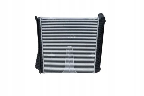 intercooler-land-rover-discovery-09-range-sport-waga-z-opakowaniem-9-kg