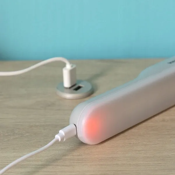 magnetyczna-lampa-led-lamal-z-akumulatorem-2w1-stan-nowy