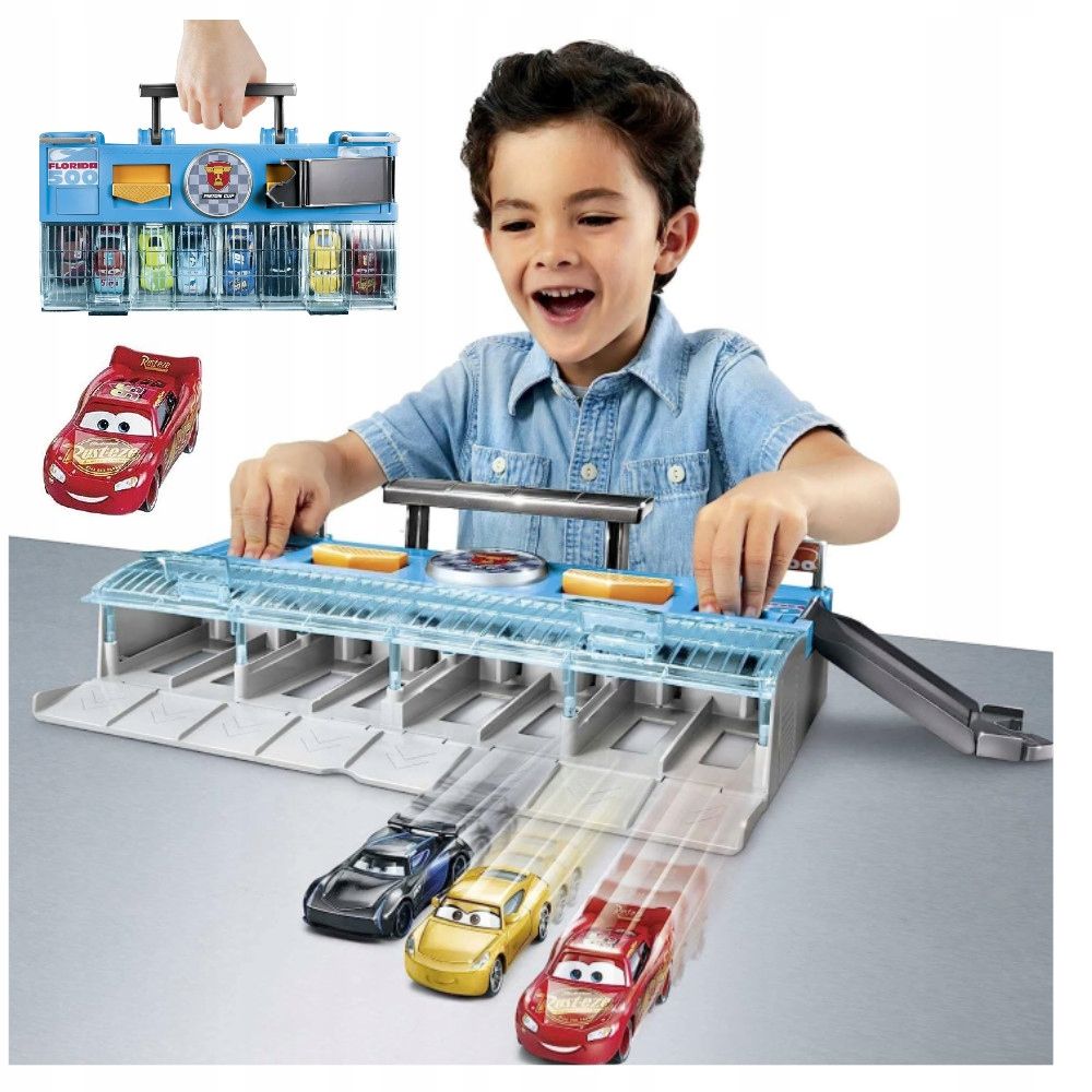 カーズいっぱい34台セット AUTA CARS ZESTAW 3W1 WYRZUTNIA GARAŻ WALIZKA PLUS ZYGZAK MCQUEEN