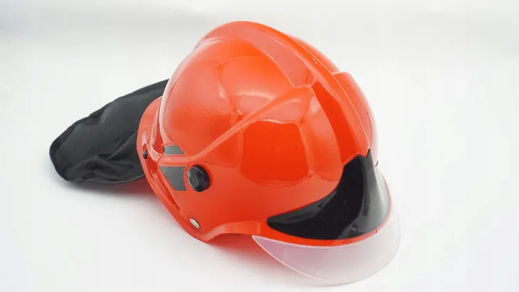 helm-strazacki-korbi-54-cm-wiek-dziecka-3-lata