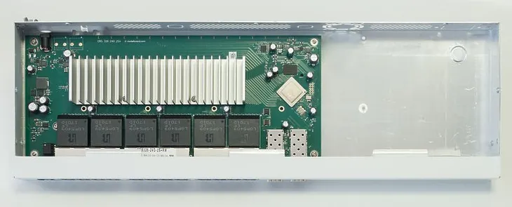 switch-mikrotik-crs326-24g-2s-rm-waga-z-opakowaniem-1-7-kg-liczba-portow-26