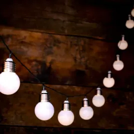 girlanda-ogrodowa-lampki-ozdobne-mleczne-kuleczki-solarne