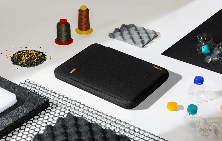 etui-na-laptopa-tomtoc-defender-a13-16-czarne-marka-tomtoc-stan-nowy