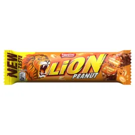 lion-nadziewany-wafel-z-karmelem-platkami-pszennymi-orzechami-ziemnymi-obla