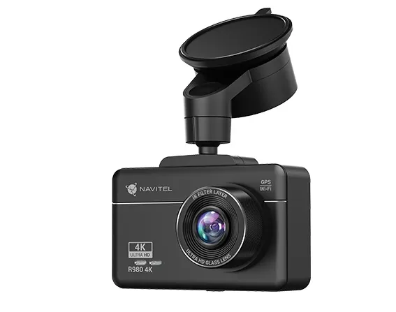 wideorejestrator-navitel-r980-4k-zasilanie-gniazdo-zapalniczki-samochodowej