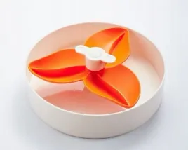 ruchoma-miska-dla-psa-spowalniajaca-jedzenie-spin-flower-bialo-pomaranczowa