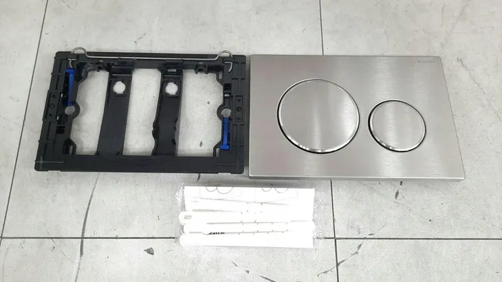 przycisk-splukujacy-geberit-sigma01-chrom-material-tworzywo-sztuczne