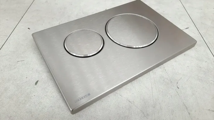 przycisk-splukujacy-geberit-sigma01-chrom-waga-z-opakowaniem-1-kg