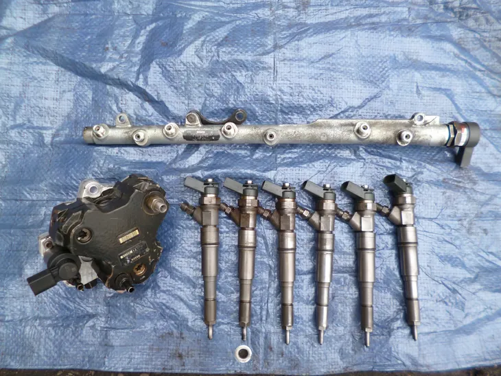 wtryskiwacz-cr-bmw-e46-30d-01-0445110131-0-445-110-131-jakosc-czesci-zgodnie-z-gvo-o-oryginal-z-logo-producenta-samochodu-oe