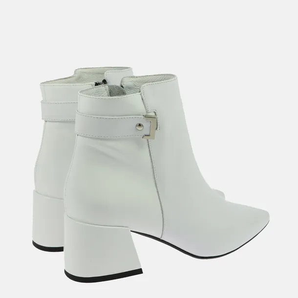 biale-lakierowane-botki-kod-producenta-2358-624